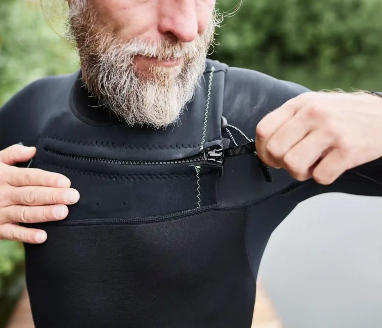 Wann sollte man einen dünneren oder dickeren Neoprenanzug verwenden?
