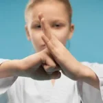 Wie Kinderkampfkunst die körperliche Fitness und Beweglichkeit von Kindern verbessert